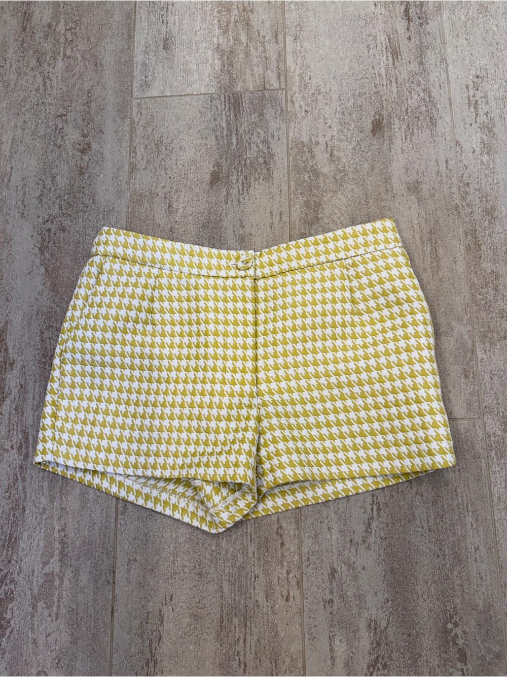 Forever 21 Yellow Houndstooth Women’s Shorts